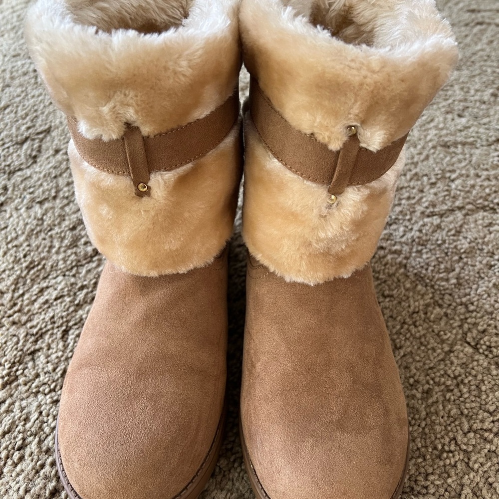 Cozy Tan Fur-Lined Boots